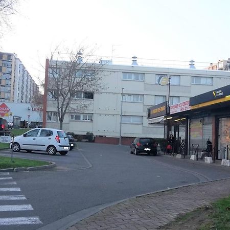 קולומייר Chambre 1 Personne Et Studio 1 Personne Avec Entree Libre Et Salle De Bain Privee מראה חיצוני תמונה